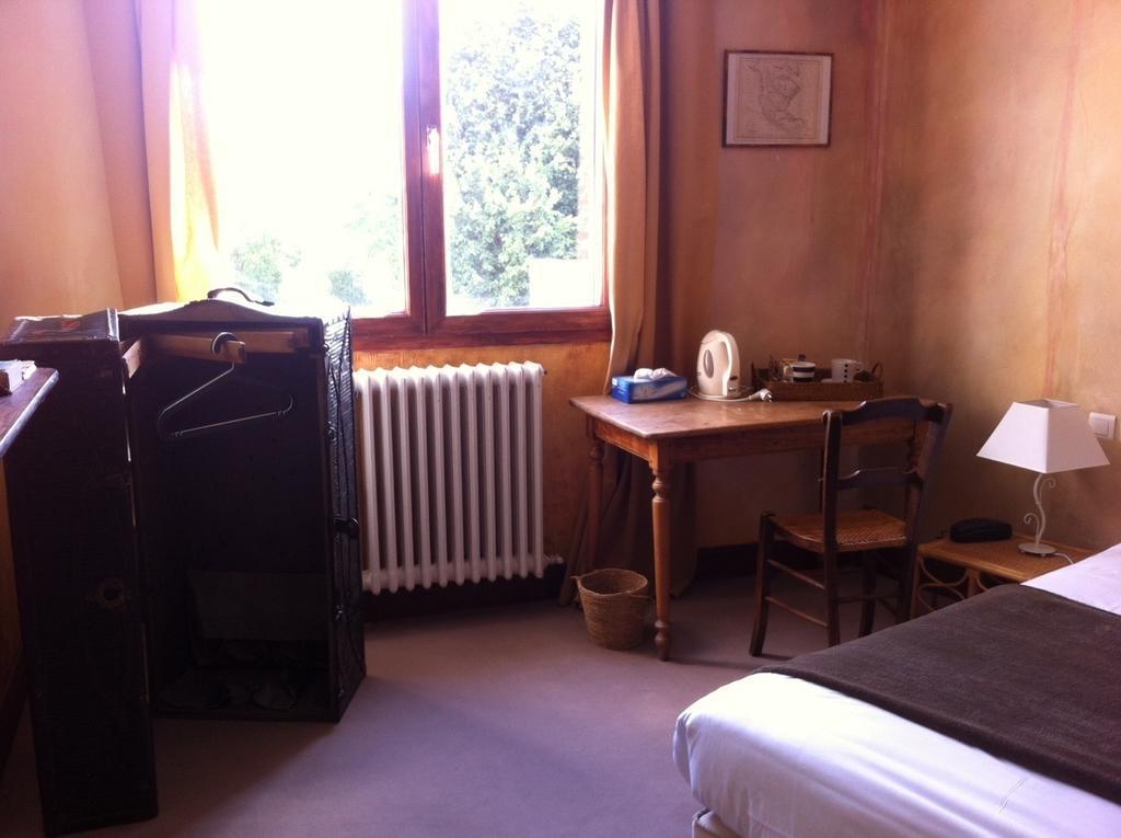 Le Thy Hotel Ploërmel Buitenkant foto