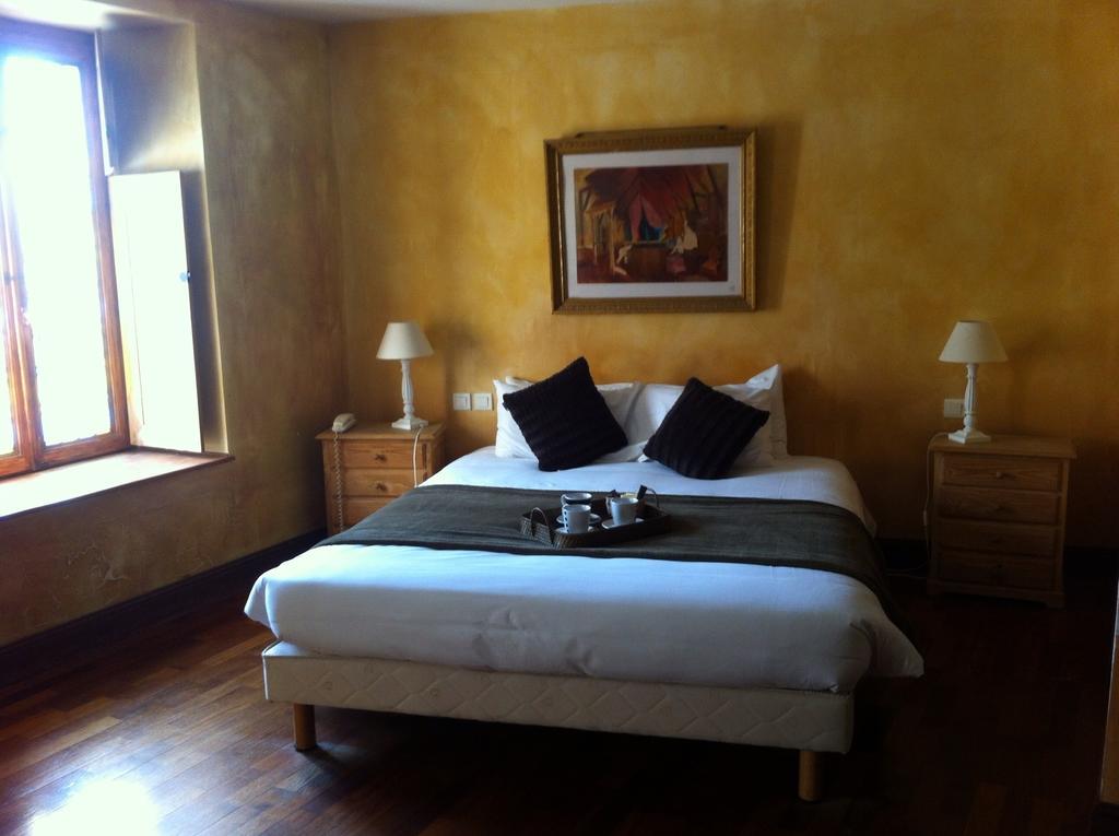 Le Thy Hotel Ploërmel Buitenkant foto